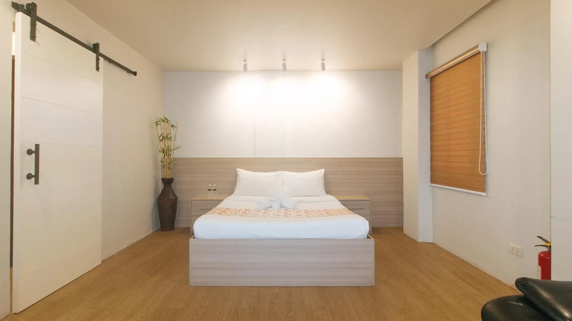 Elyseah Condotel Angeles Hotell