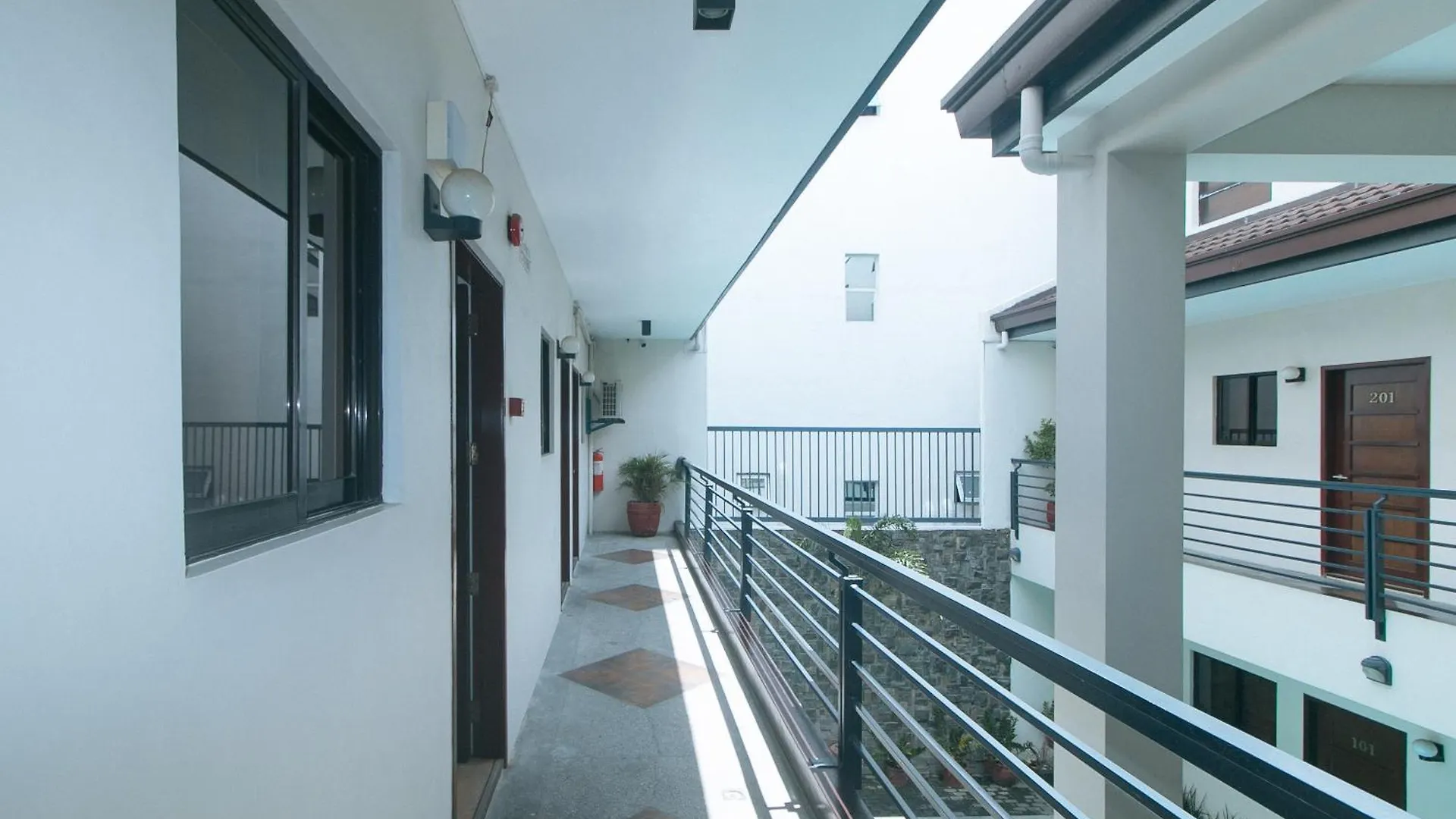 Hotell Elyseah Condotel Angeles