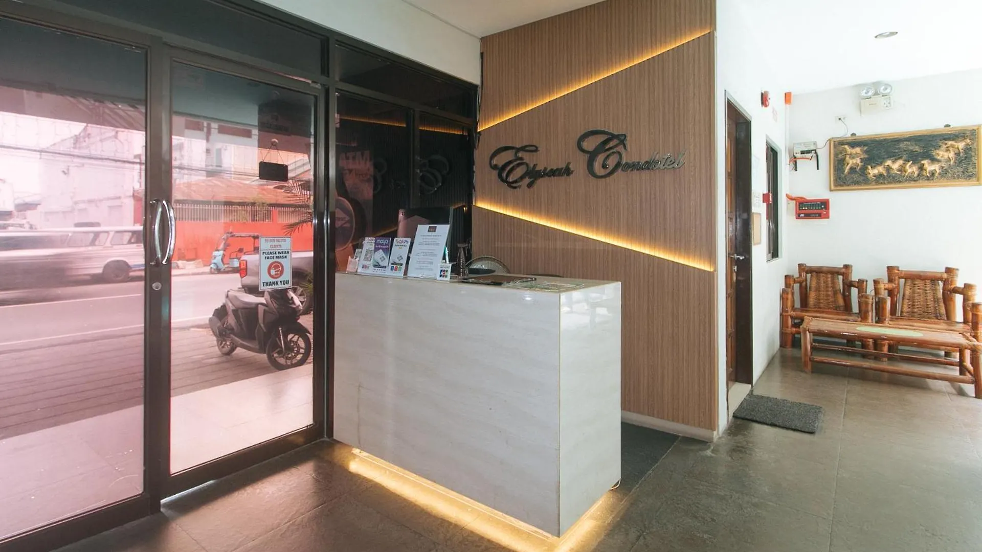 Hotell Elyseah Condotel Angeles