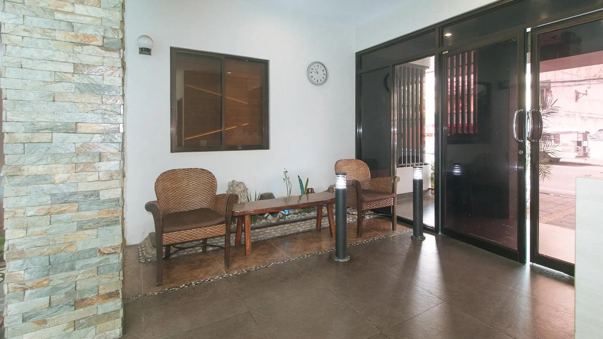 Elyseah Condotel Angeles Hotell