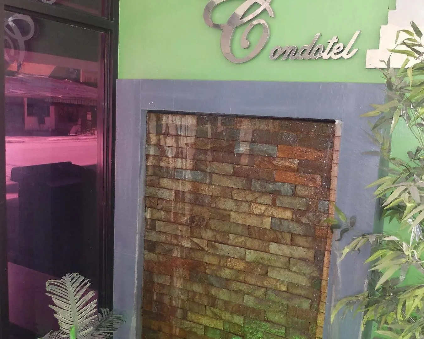 Elyseah Condotel Angeles Hotell