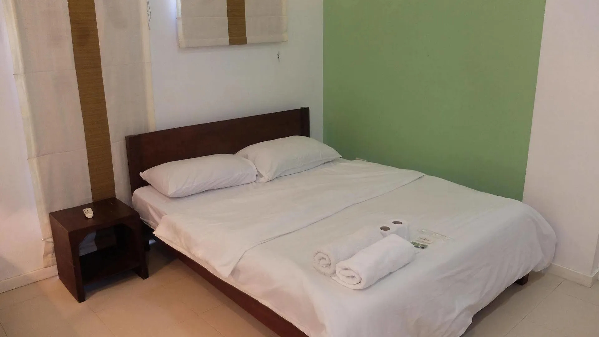 Elyseah Condotel Angeles Hotell