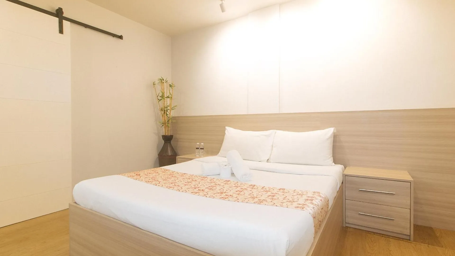 Elyseah Condotel Angeles Hotell