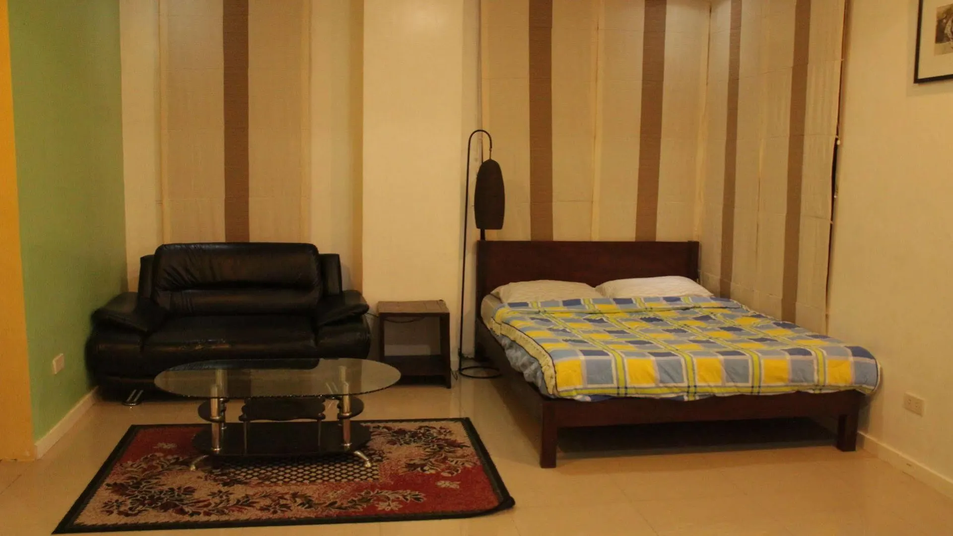 Hotell Elyseah Condotel Angeles